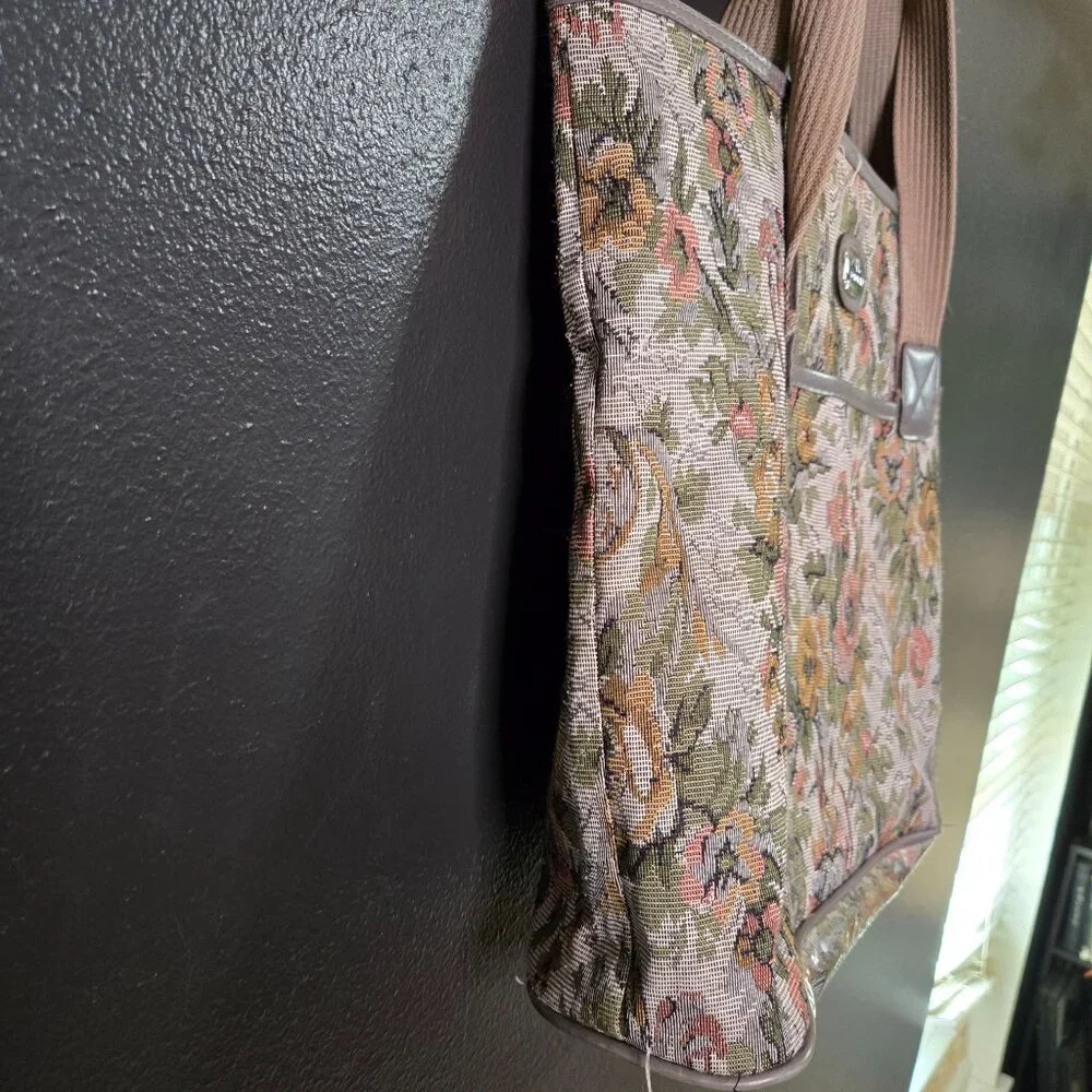 Vintage Jordache‎ Multicolor Floral Tapestry Tote Bag With Sturdy Beige Handles